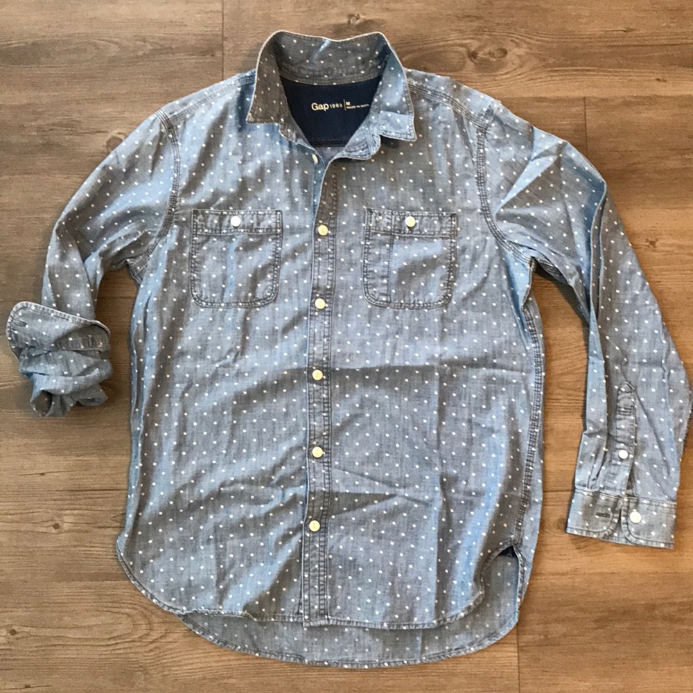 Gap Polka Dot Chambray Button Down!